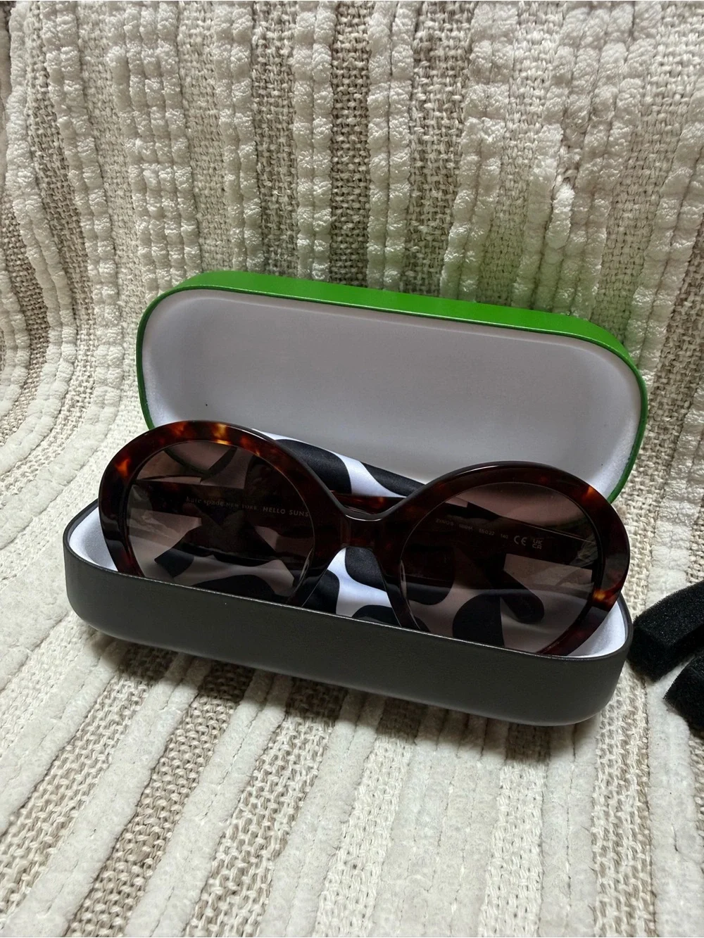 kate spade bold round